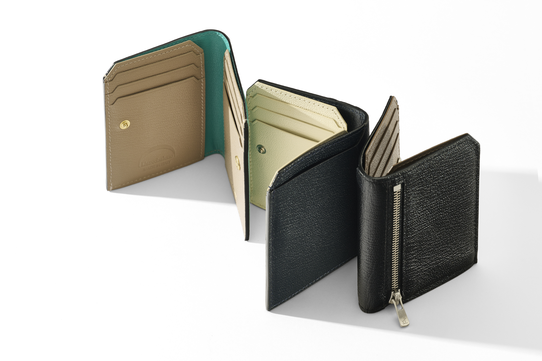 イメージ（PC用）：2つ折り財布の完成形。