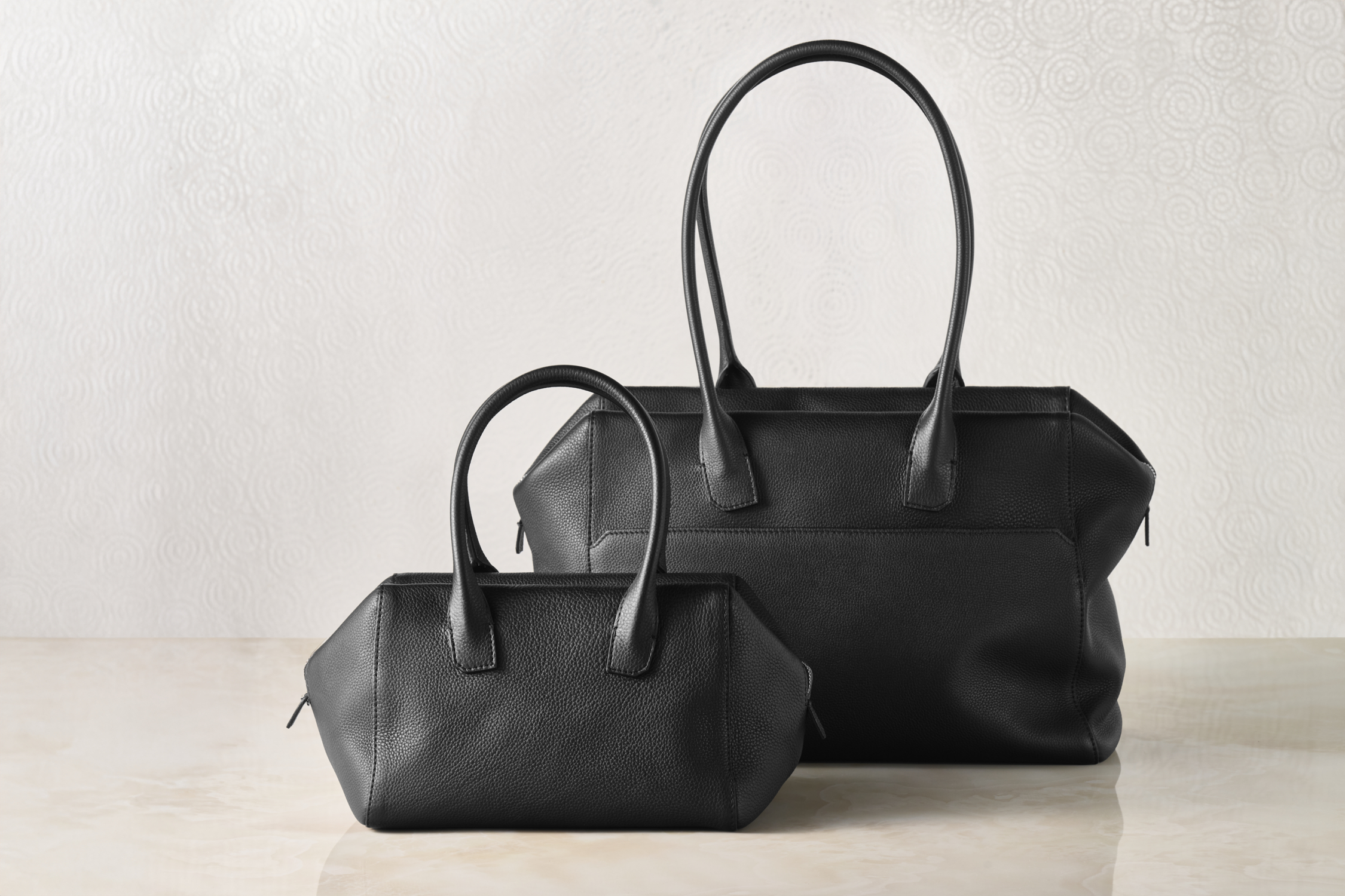 イメージ（PC用）：波の満ち引きのように、形を変えるバッグ。-ONDA BAG COLLECTION